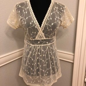 Flower embroidered top